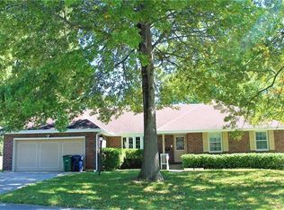 1013 SW Orrington Pl, Lees Summit, MO 64081