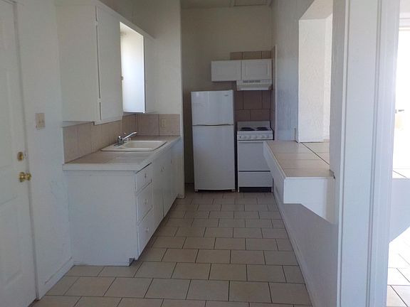 3rd image of 601 W 1st St