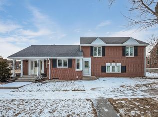 1025 Lincoln Blvd, Manitowoc, WI 54220