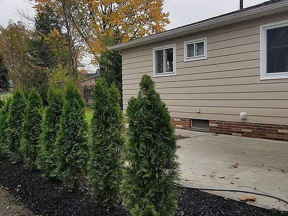 3rd image of 6407 Glenallen Ave