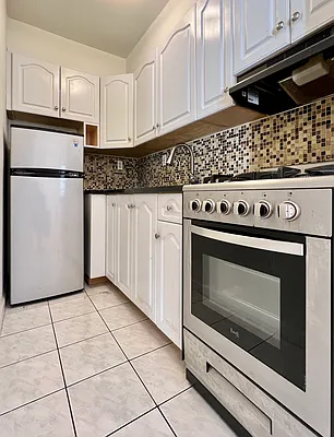 Rented by Bohemia Realty Group | media 16