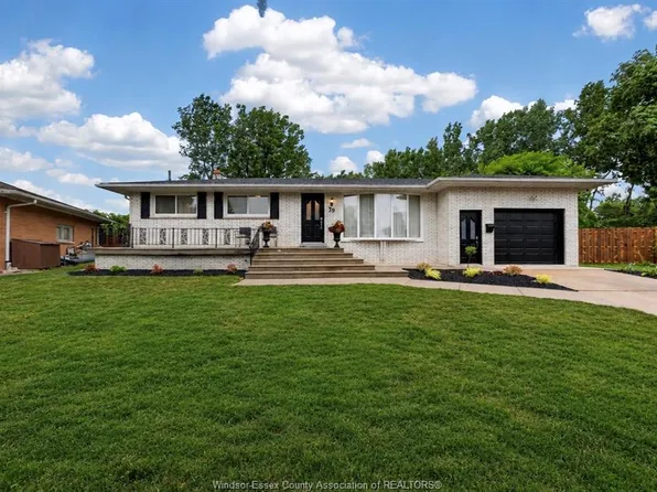 39 Johnson Ave, Leamington, ON N8H 3T8