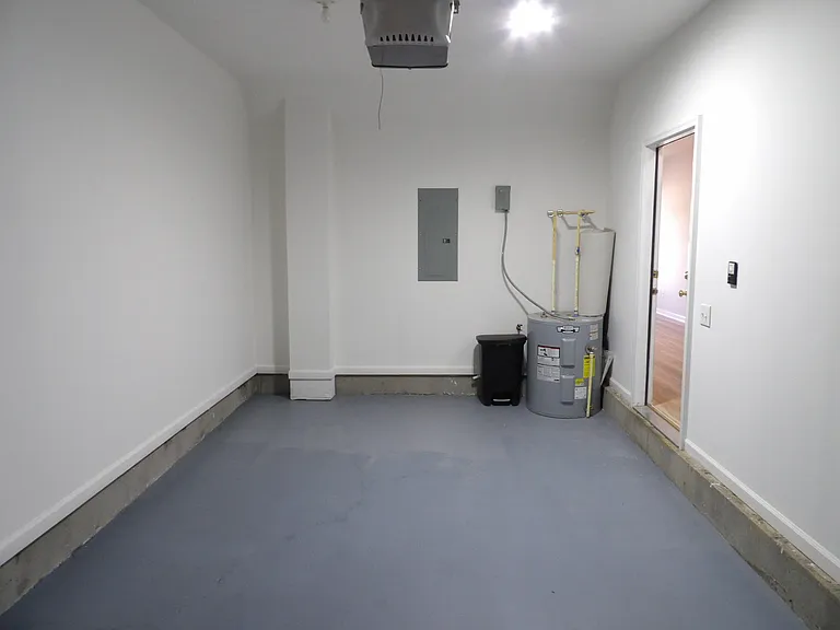 108 Charleston Ct — Photo 44