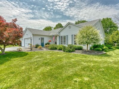 1093 Fawn Wood Dr, Webster, NY, 14580
