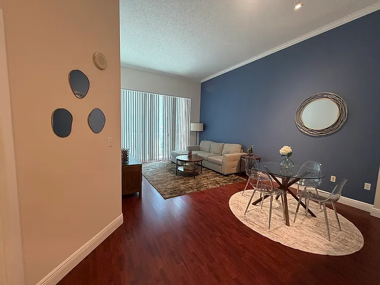 2000 N Bayshore Dr #126 — Photo 9