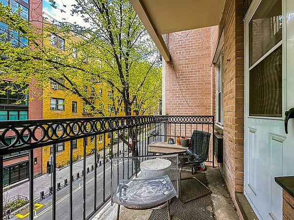 2nd image of 270 W 25th St APT 3A