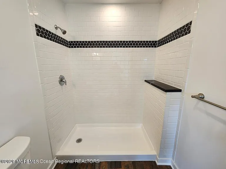 105 Summit Ave — Photo 11