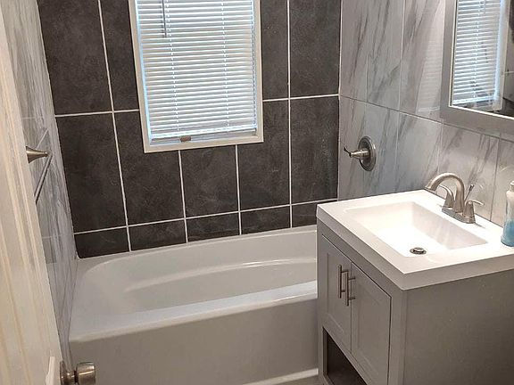 3rd image of 1276 Cove Ave #1