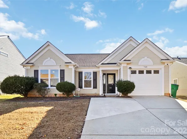 7442 Stone Mountain Ct, Charlotte, NC 28262