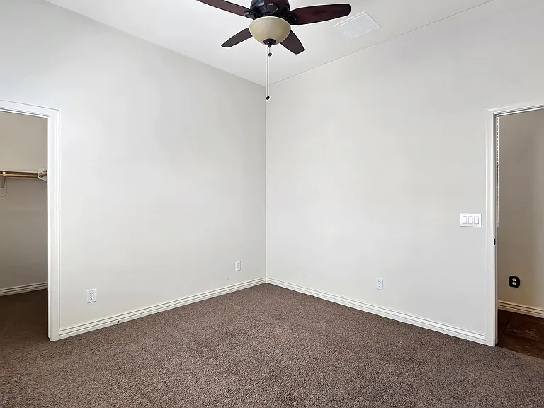 13637 S 175th Dr — Photo 8