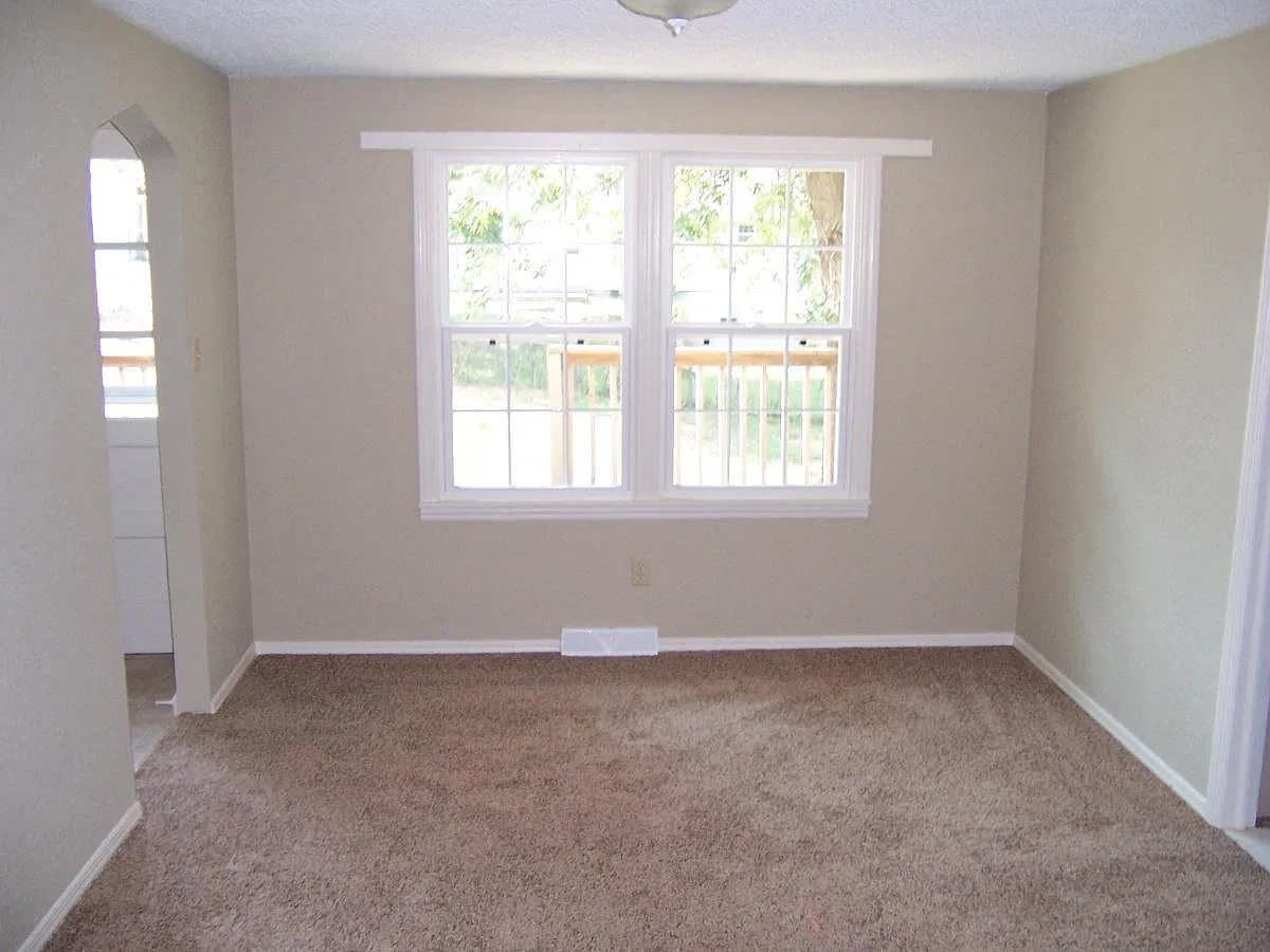 3 bed, 1176 sqft, $1,800 — Photo 3