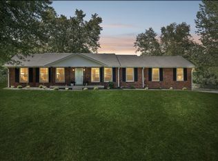 920 Clearview Rd, Cottontown, TN 37048