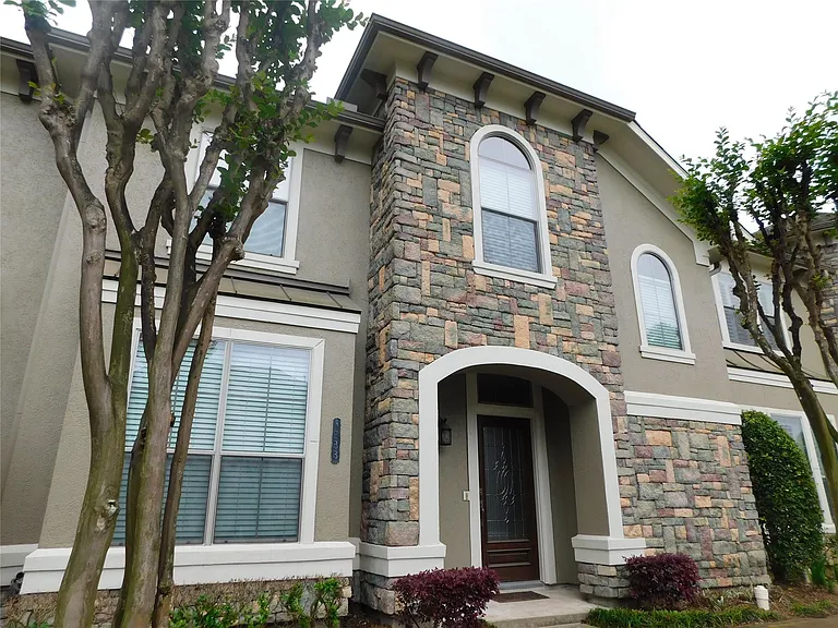 4333 Lake Run Dr — Photo 1