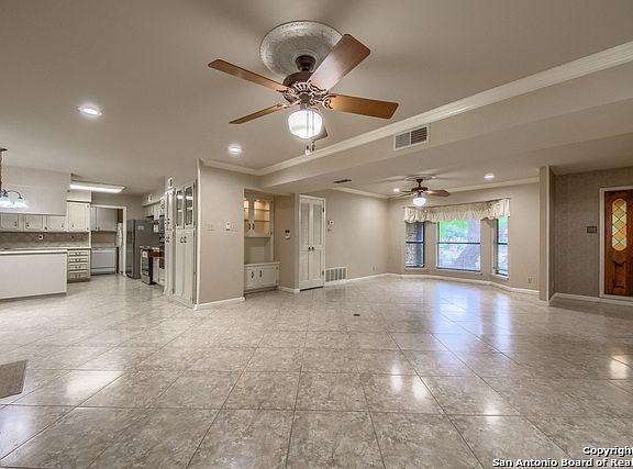 5th image of 8903 Melinda Ct