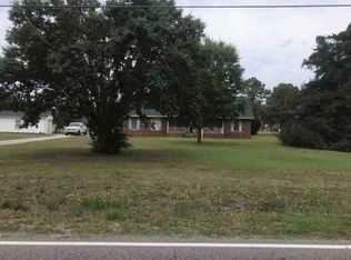 3155 County Line Rd, Fayetteville, NC 28306