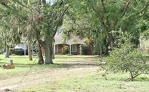 3rd image of 2219 County Road 721 Loop