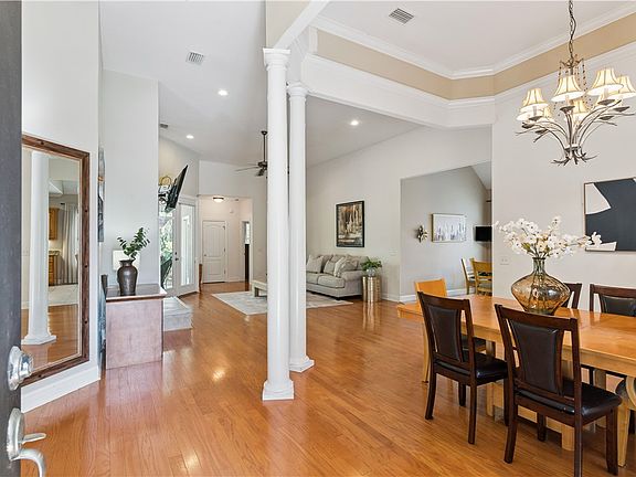4th image of 123 Simonton Way