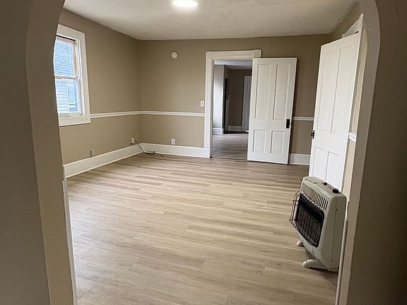 3rd image of 223 Boone Ave #2