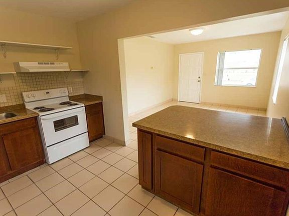2nd image of 4002 W Fig St
