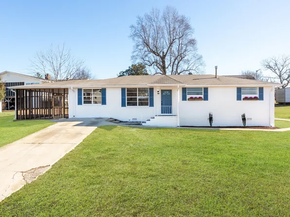 761 1st St SE, Graysville, AL 35073