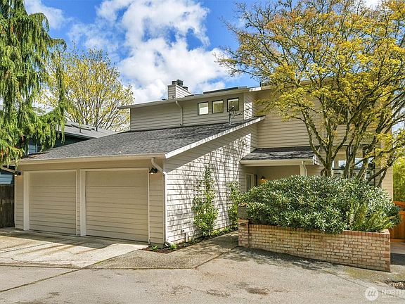 3rd image of 12570 Riviera Place NE