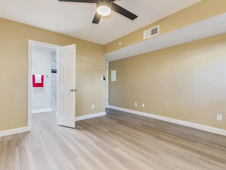 918 S Melody Ln — Photo 6