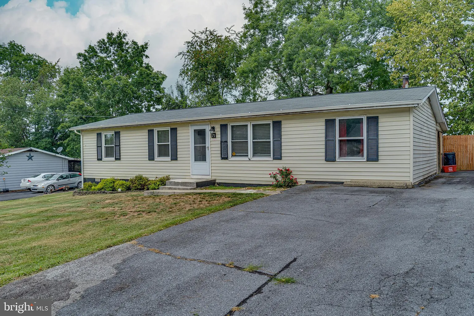 71 Apple Tree Dr photo 1