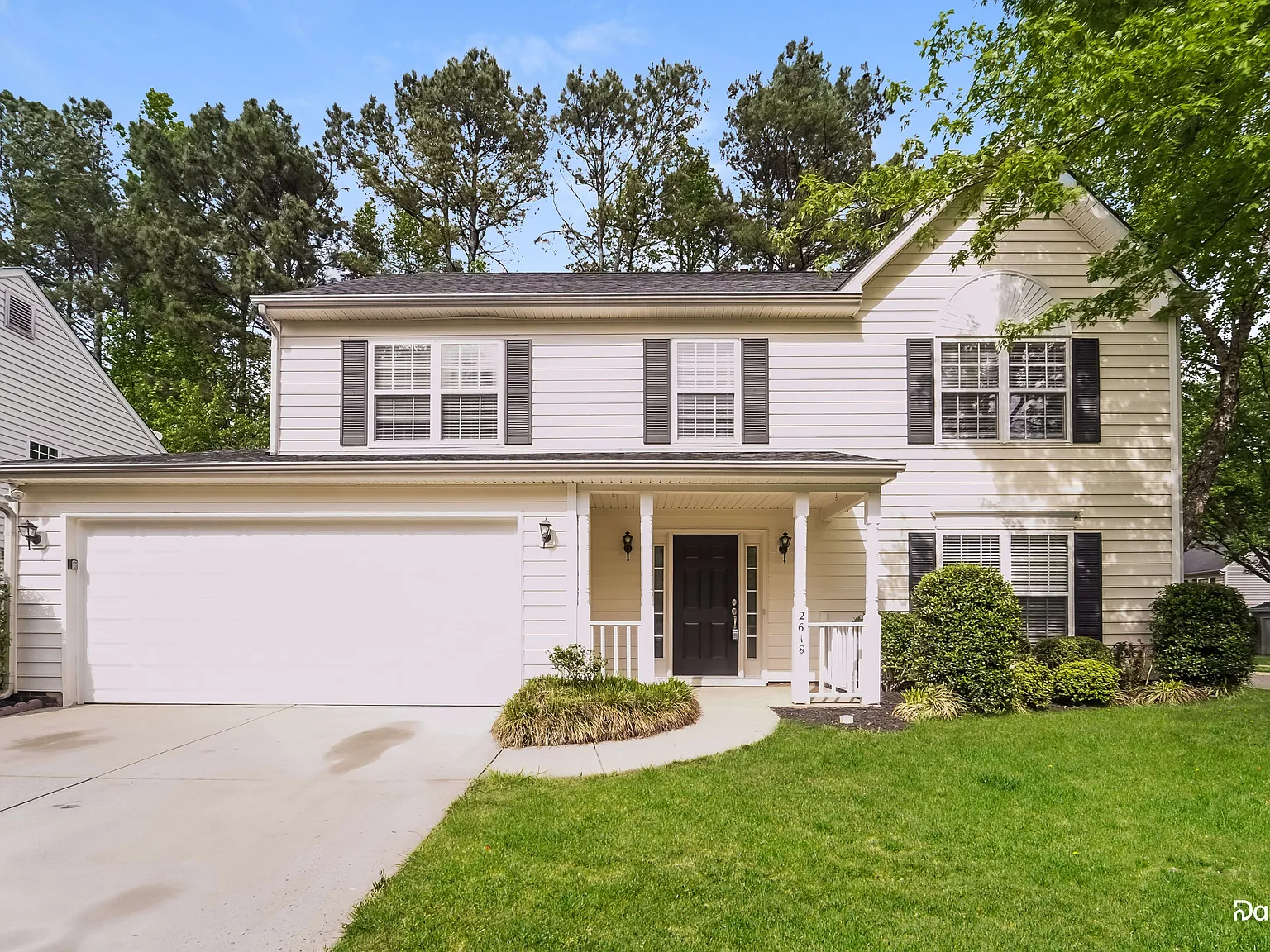 4 bed, 2.5 bath, 2110 sqft, $2,385 — Photo 2