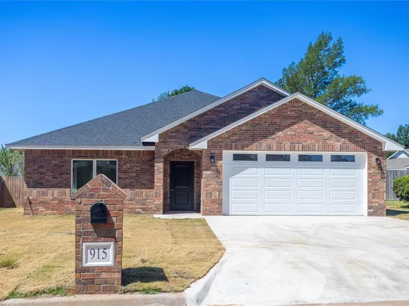915 Stonegate Dr, Weatherford, OK 73096