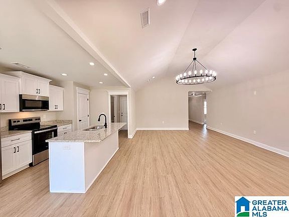 5th image of 1006 Spring View Ln