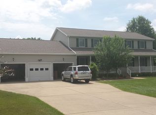 136 Fieldcrest Dr, Bridgeport, WV 26330