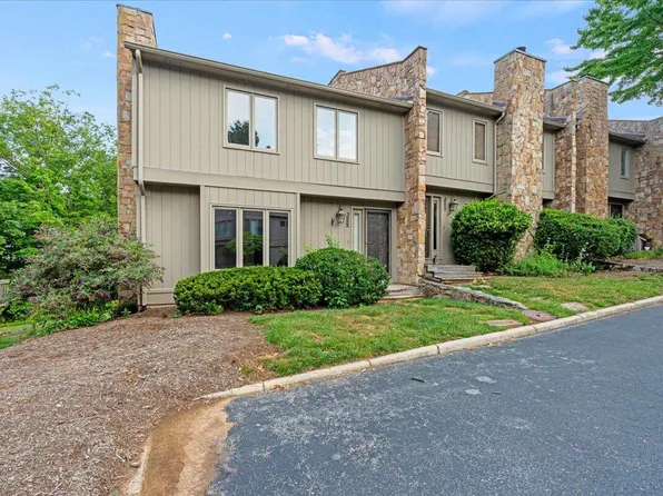 3555 Londonderry Ln, Roanoke, VA 24018
