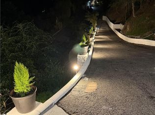 981 Glen Oaks Blvd, Pasadena, CA 91105