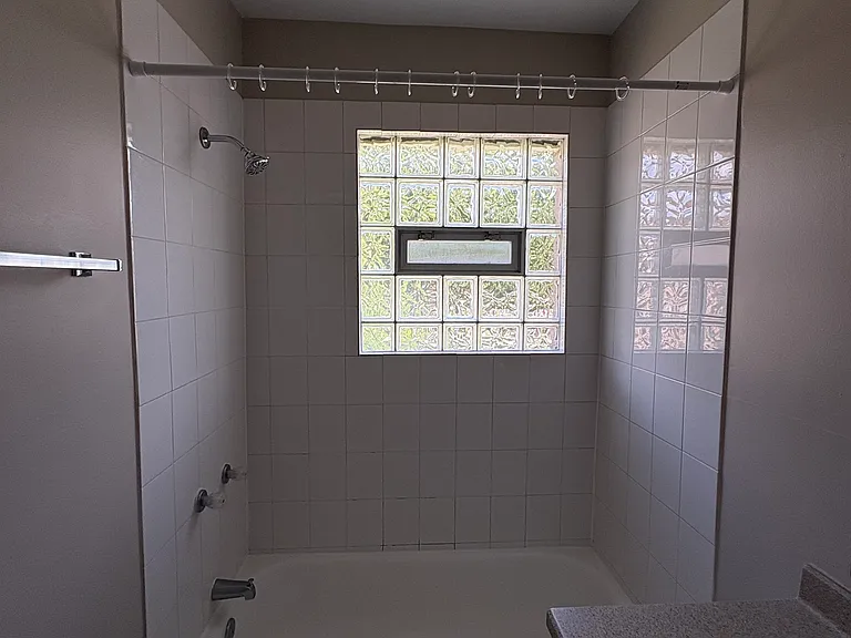 1848 S Fairfield Ave #2E — Photo 9