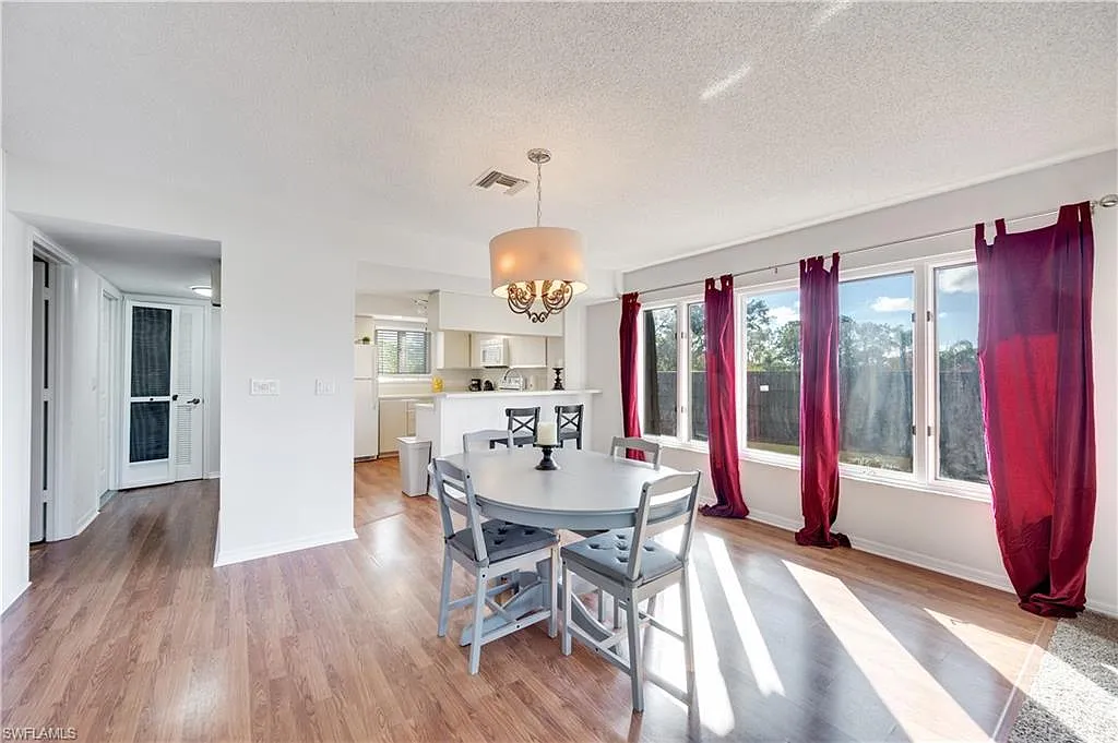 2 bed, 2.0 bath, 1350 sqft, $2,050 — Photo 4