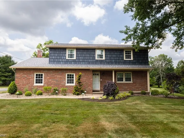 1337 Locust St NW, Canal Fulton, OH 44614