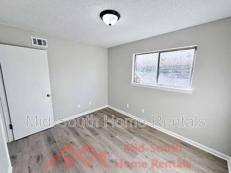 139 N Claybrook St #9 — Photo 11