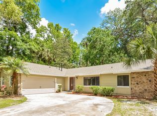 241 Holiday Ln, Winter Springs, FL 32708