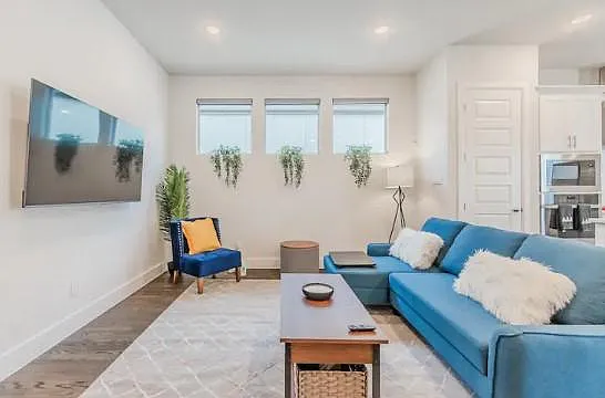 2 bed, 2.5 bath, 1591 sqft, $4,700 — Photo 4
