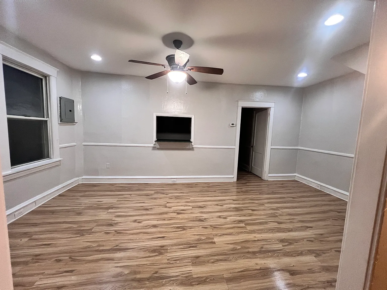 2 bed, 1200 sqft, $1,199 — Photo 2