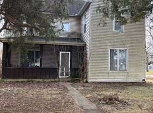 105 W Adams St, Pesotum, IL