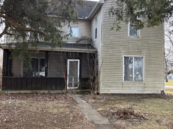 105 W Adams St, Pesotum, IL 61863