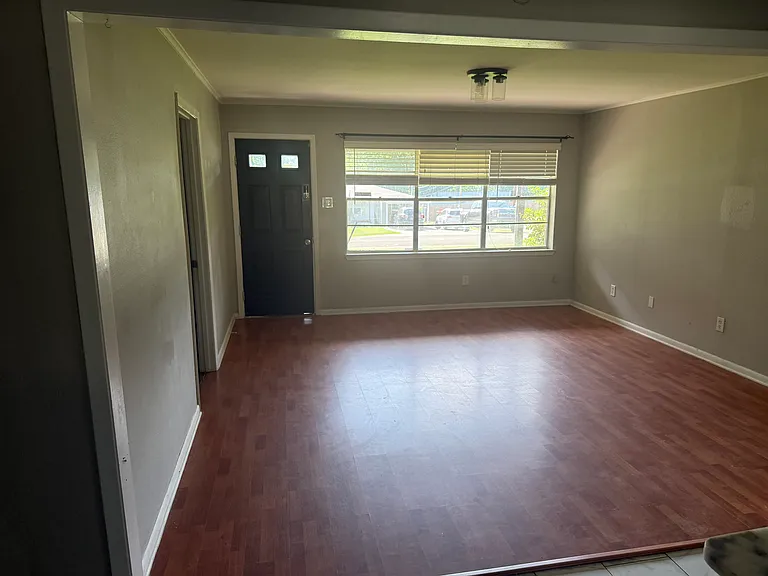 606 S Vernon St — Photo 9