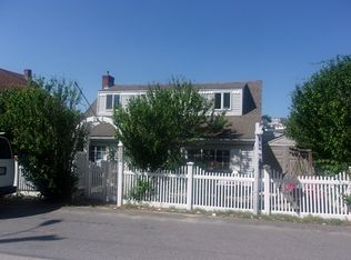 127 Hampton Cir, Hull, MA 02045