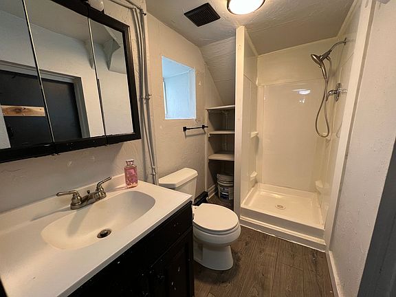 4th image of 656 Dow Ave APT A