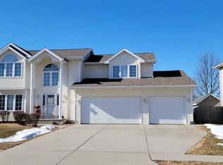 950 Falcon Dr SE, Altoona, IA 50009