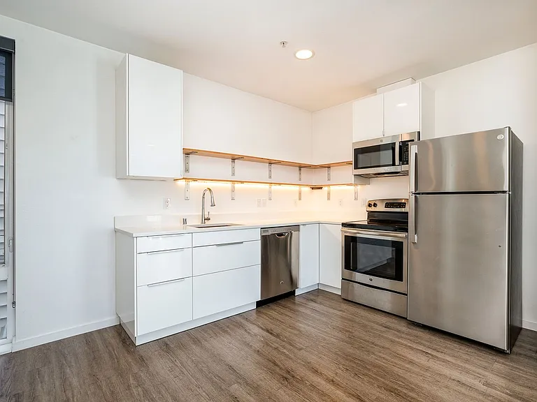 1410 S King St #8 — Photo 7