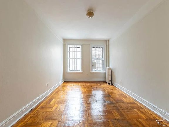 3rd image of 401 Edgecombe Ave APT B3