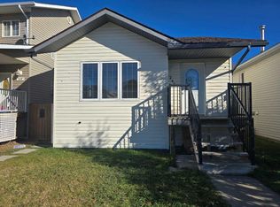 244 W 16th St E, Brooks, AB T1R 1K3