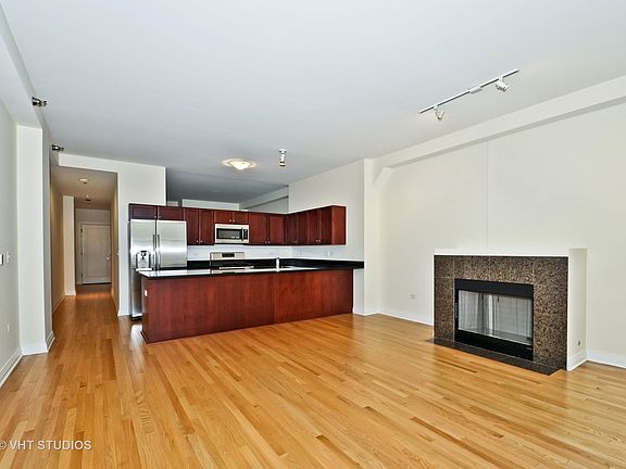 4th image of 6 N Michigan Ave Unit 1109